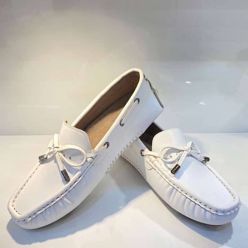 کفش کالج چرم مشهد زنانه؛ سفید مشکی 2 نوع چرم ورنی Mashhad