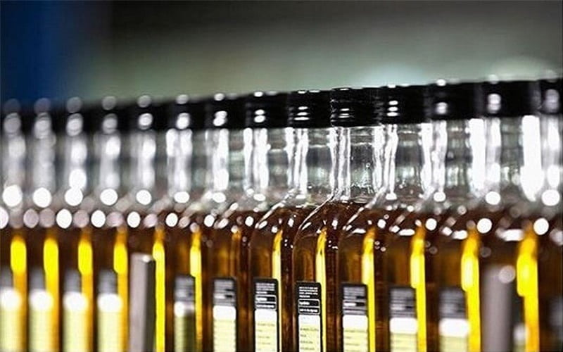 روغن زیتون چهار لیتری؛ زرد و سبز شفاف کلروفیل اسید اولئیک 100% خالص Oil