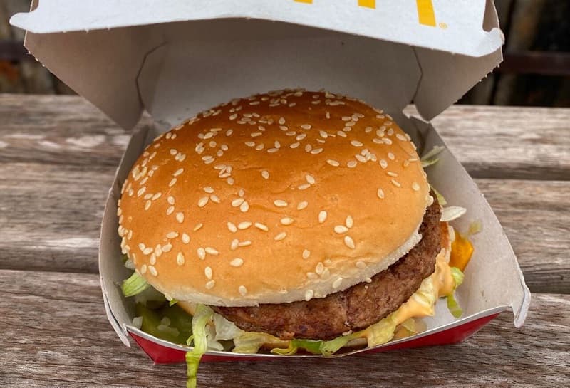 جعبه سوخاری همبرگر؛ دسته دار قفلی 3 رنگ کرم سفید قهوه ای PE