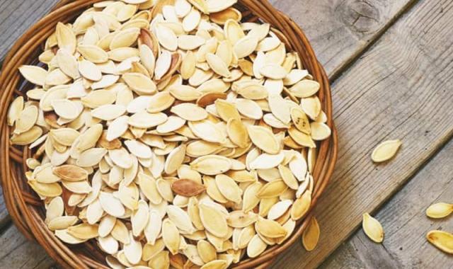 تخمه خربزه برای زن باردار؛ نمکی ساده 2 نوع خام بو داده ویتامین A B6