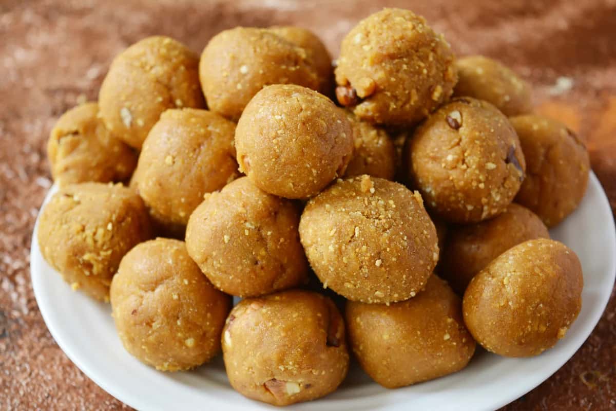 بادام زمینی روکش دار هلندی؛ ویتامین 2 طعم فلفلی پیاز جعفری امگا 3