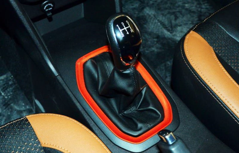 چرم دور دنده؛ استخوانی سیاه قهوه ای طول عمر بالا 2 نوع (ایرانی خارجی)