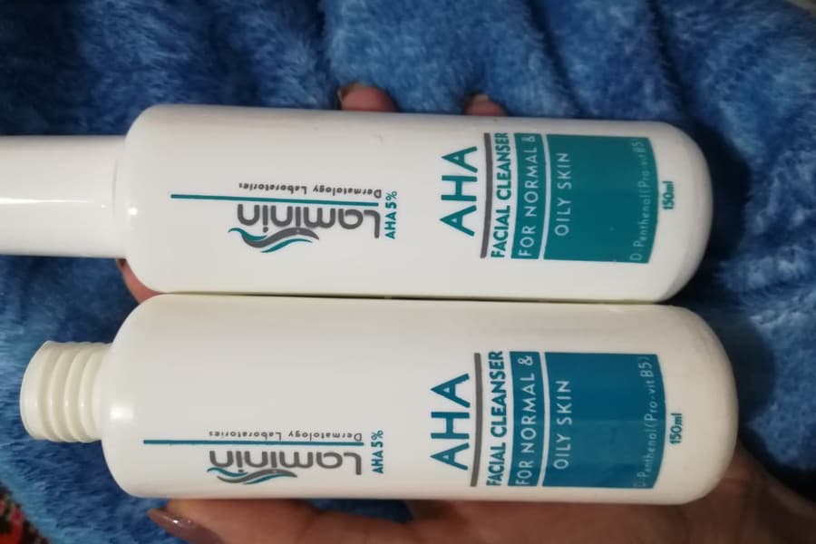 شوینده صورت لامینین؛ چرب خشک حاوی سولفات ویتامین C