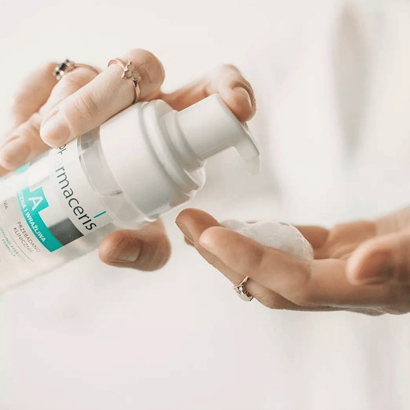 شوینده صورت فارماسریز؛ آنتی باکتریال پمپی (150 170 200) میلی لیتری Poland