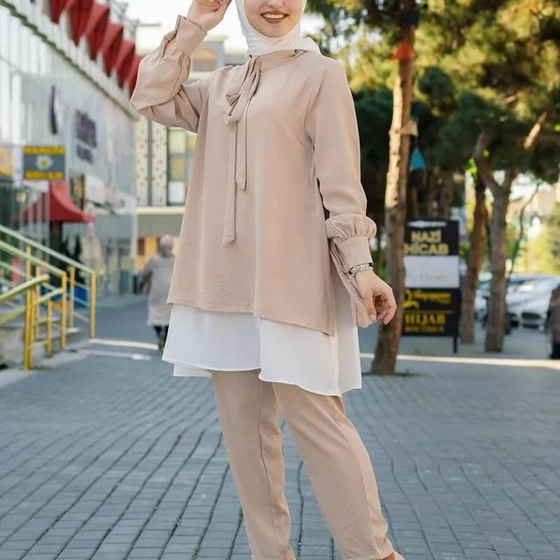 مانتو زنانه شیک مجلسی؛ کرپ حریر اسپرت دکمه دار مشکی manto