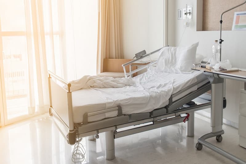 تخت بیمارستانی اراک؛ پلاستیک فشرده آهن 2 نوع ثابت متحرک Arak