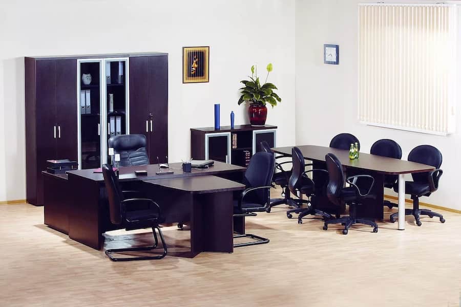 مبلمان اداری نیلپر؛ چرم پایه استیل (میز کامپیوتر) قابل شستشوی Nilper