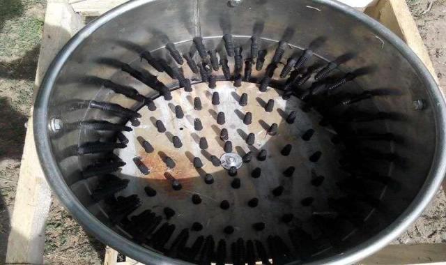 دستگاه پرکن مرغ در اصفهان؛ استیل گالوانیزه ظرفیت (تکی دو سه تایی)