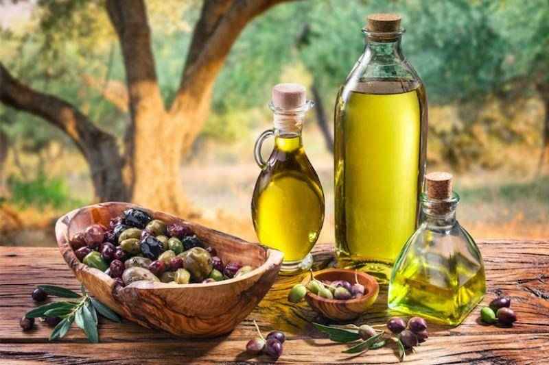روغن زیتون رویال؛ سبز روشن حاوی آهن آنزیم ویتامین A B C غلظت مناسب