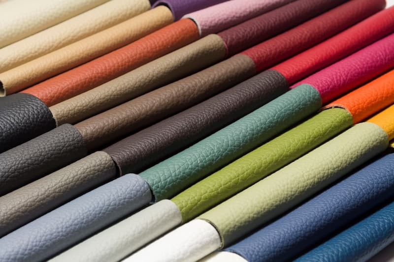 پارچه رومبلی ایرانی؛ کلاسیک قابل لکه گیری (ساده طرحدار)