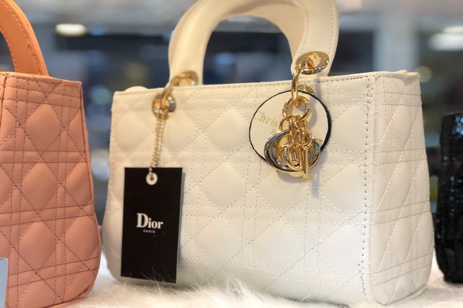 کیف مارک دیور؛ فومی چرمی (70*60) سانتی متری مشکی قهوه ای