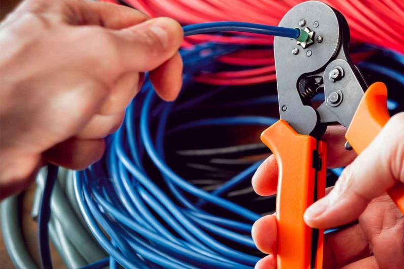 سیم و کابل برق دست دوم؛ کم هزینه ساختمان اداری مسکونی (100) متری