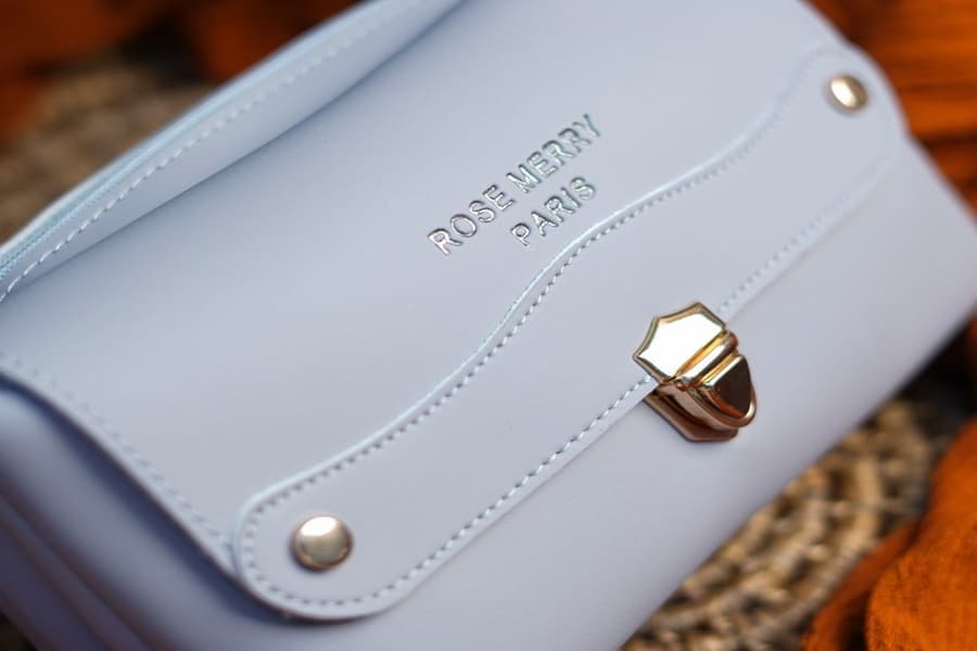 کیف مارک رزمری؛ برزنتی درجه یک 90*80 سانتی متری قرمز سفید