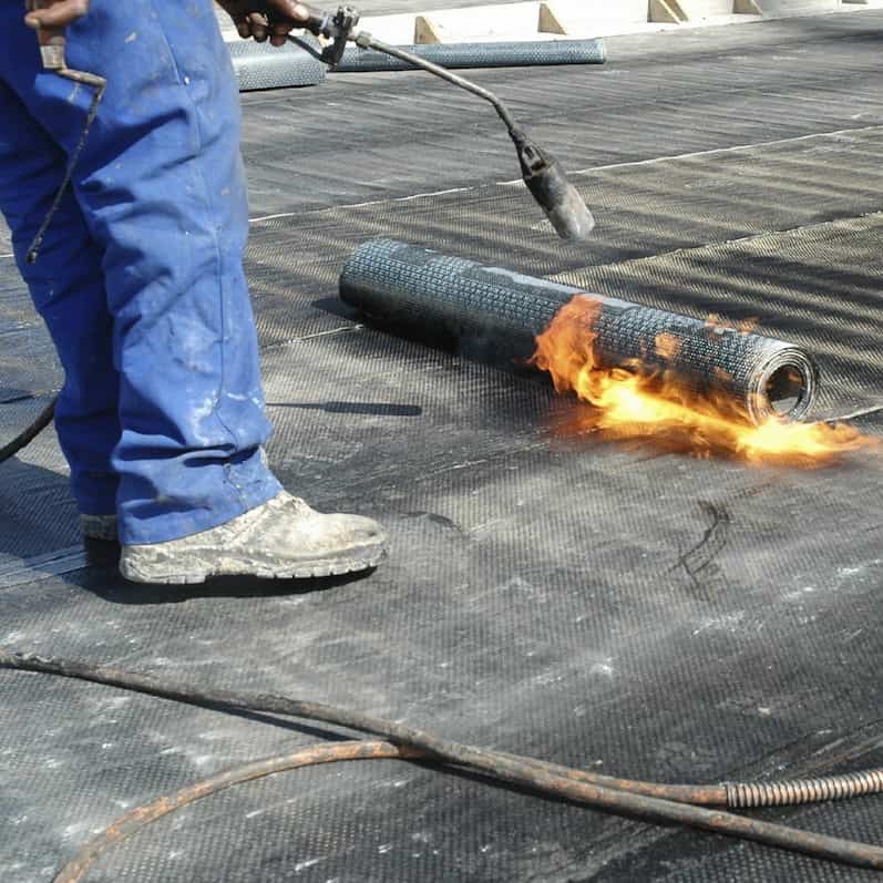 ایزوگام یاقوت بام دلیجان؛ رفع نم زدگی رول مشکی نقره ای 2 نوع نصب ( عمودی افقی)