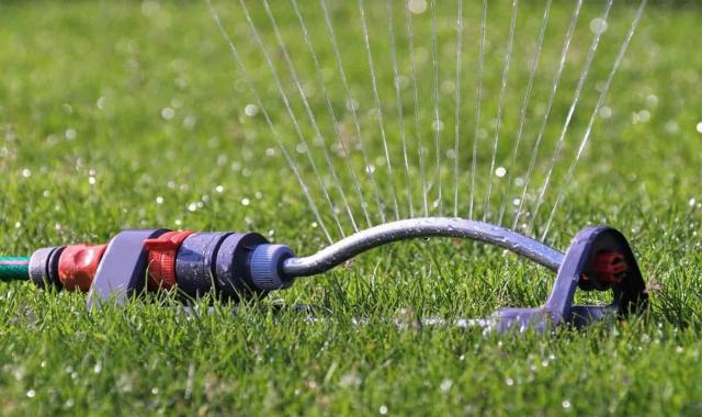 آبپاش تمام دور پلاستیکی؛ زمین کشاورزی زراعی تنظیمی 2 ویژگی مقاوم سبک