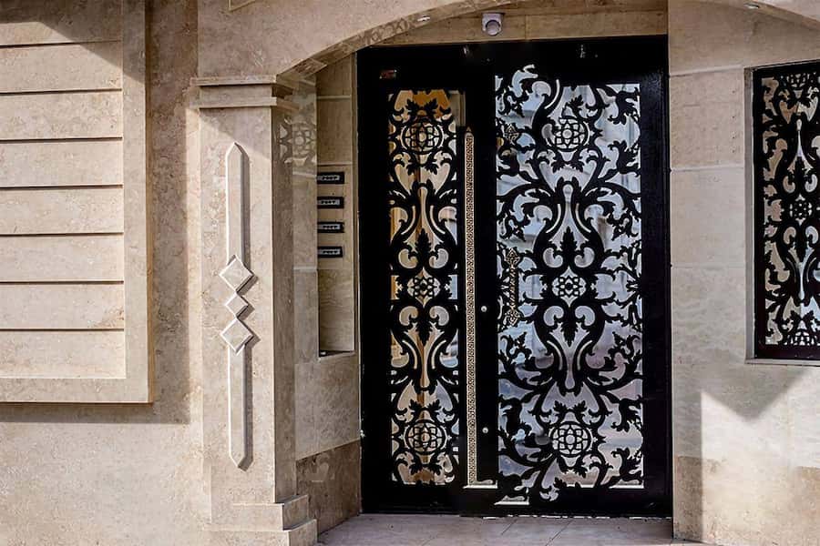 درب فلزی کوچک حیاط؛ مقاوم 2 مدل جکدار ساده Stainless