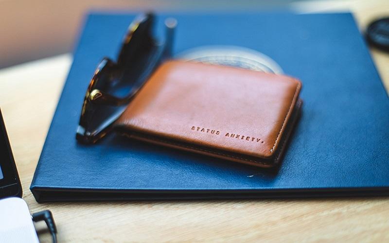 چرم درسا کیف پول؛ مصنوعی دست دوز جیبی 2 رنگ قهوه ای عسلی Wallet