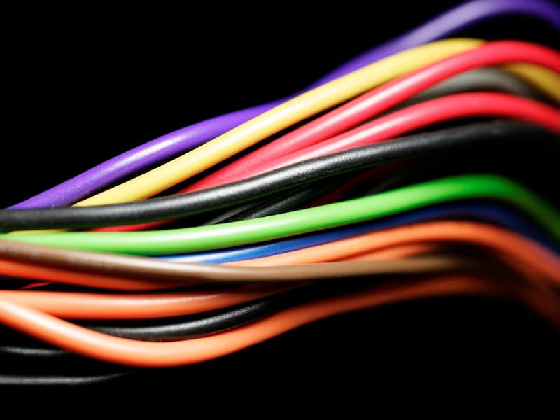 سیم و کابل افق البرز لاله زار؛ متد روز دنیا استاندارد ایمنی قطور ولتاژ متنوع