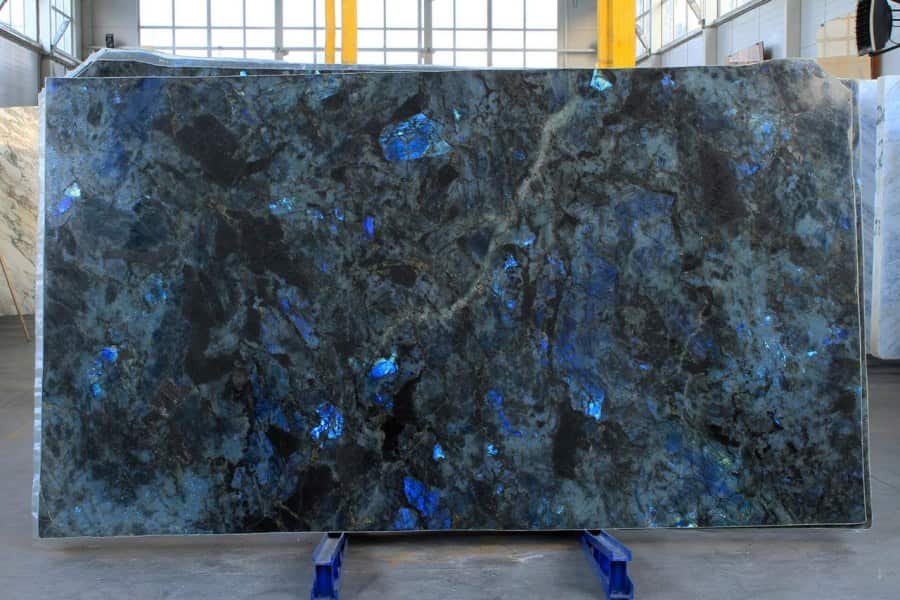 سنگ گرانیت شقایق؛ چینی بیرجند بروجرد تایباد 2 مدل ساده رگه دار