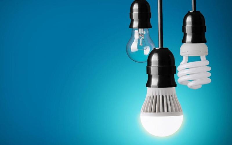 لامپ کم مصرف 105 وات؛ شمعی تزئینی بادوام مقاوم Iran