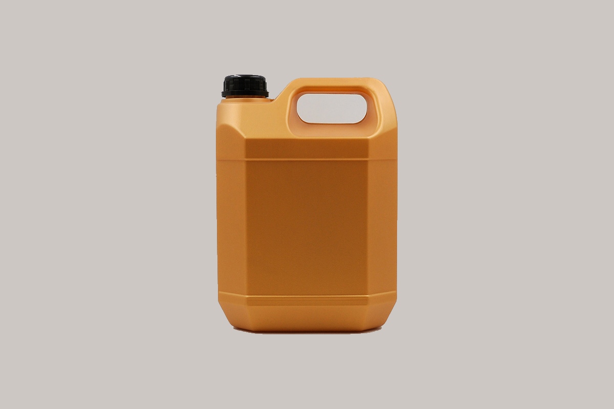 ظروف پلاستیکی چهار لیتری؛ پلی اتیلن 3 کاربرد روغن موتور جرمگیر سموم