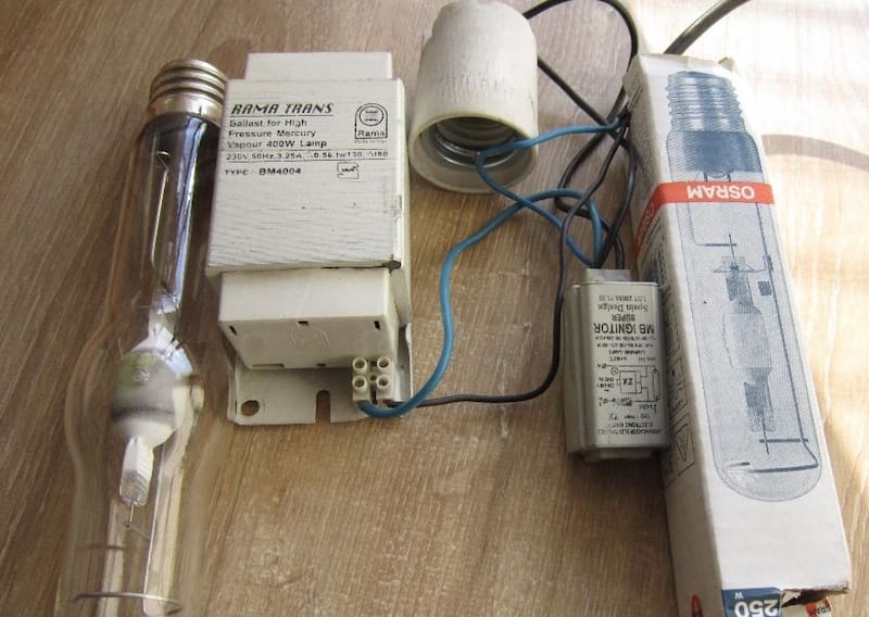 لامپ خیاری با ترانس؛ کنترل جریان الکتریسیته رنگ نور آفتابی 300 میلی متر