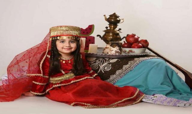 لباس لری بچه گانه؛ سفید قهوه ای مشکی (مخزوطی استوانه ای) پاپوش کلاه نمدی