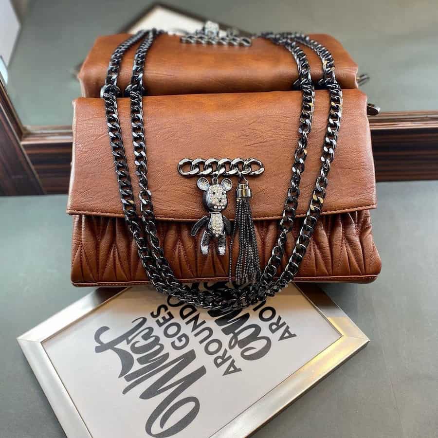 کیف مارک cinta؛ چرم طبیعی سه رنگ (مشکی عسلی سفید) دوشی دستی دوخت عالی