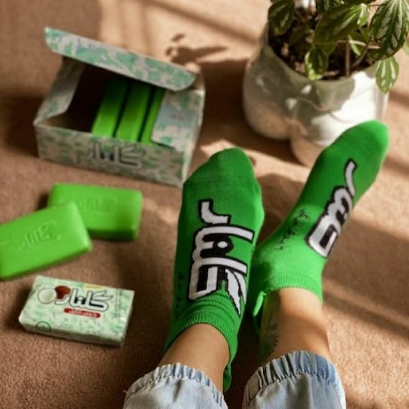 صابون گلنار در فروشگاه کوروش؛ معطر آنتی باکتریال درخشندگی پوست 115 گرمی