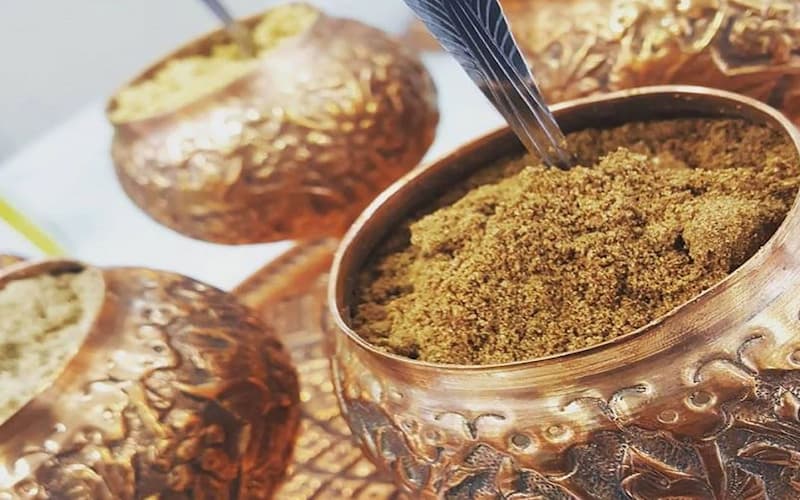 قاووت چهل گیاه مخصوص؛ ترکیب قهوه زیره گل محمدی حاوی Vitamin