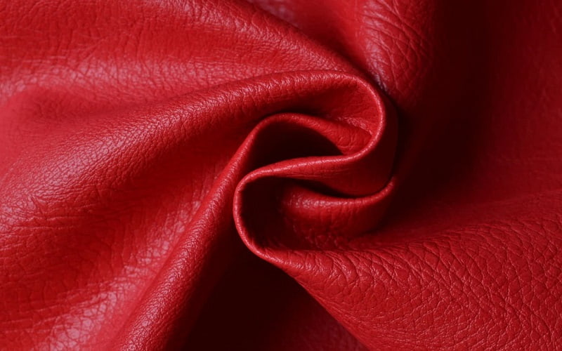 چرم قرمز دخترانه؛ بزی گاو میش اشبالت (قهوه ای مشکی) سطح صاف