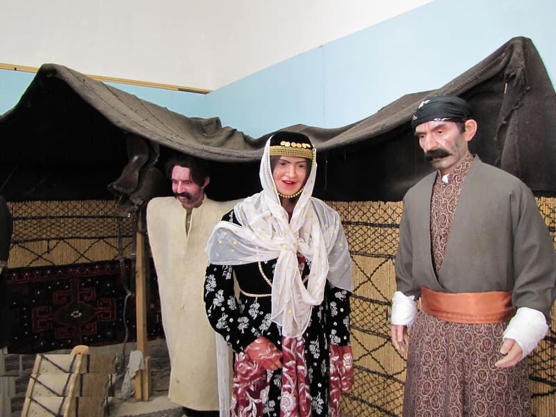 لباس کردی مجلسی زنانه؛ حریر جلیقه کلنجه 2 بخش زیرین بیرونی