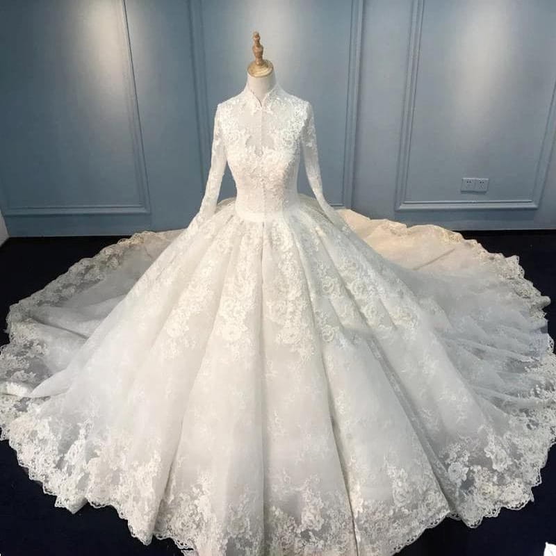 لباس عروس در قزوین؛ ساتن حریر رنگ (سفید شیری) باز فانتزی