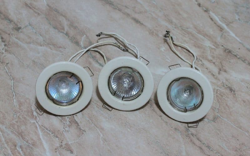 لامپ هالوژن قدیمی؛ مصرف کم نورپردازی مهتابی آفتابی Lighting