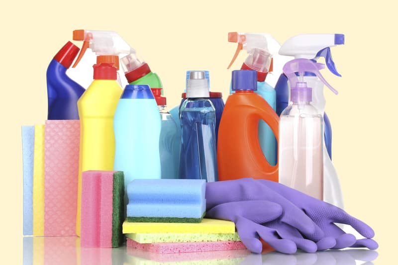 شوینده چند منظوره؛ ضدعفونی کننده لکه زدایی اسپری دارای رایحه Detergent