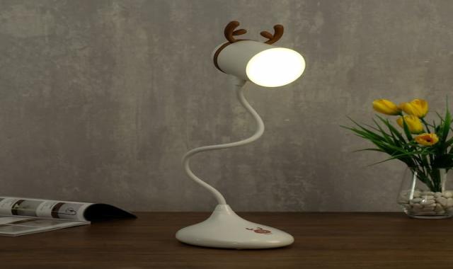 لامپ کم مصرف 12؛ نورپردازی عمر طولانی فناوری روز جهان Lamp