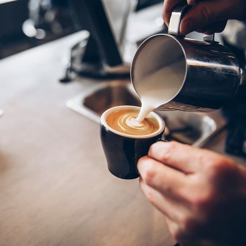 قهوه فوری کوپا کونیک؛ پودری طعم تلخ مشکی رنگ Coffee