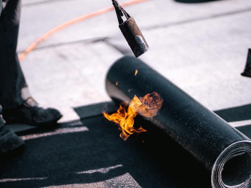 ایزوگام گلبام شرق گیتی؛ سه لایه ماندگاری عایق رطوبتی construction