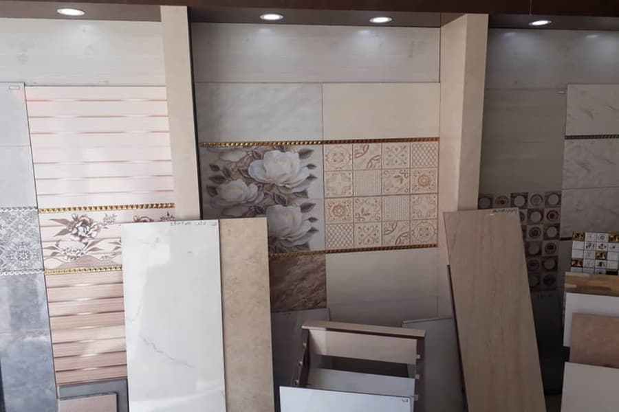 کاشی و سرامیک غفرانی کرج؛ پرسلان 3 رنگ سفید طلایی مشکی