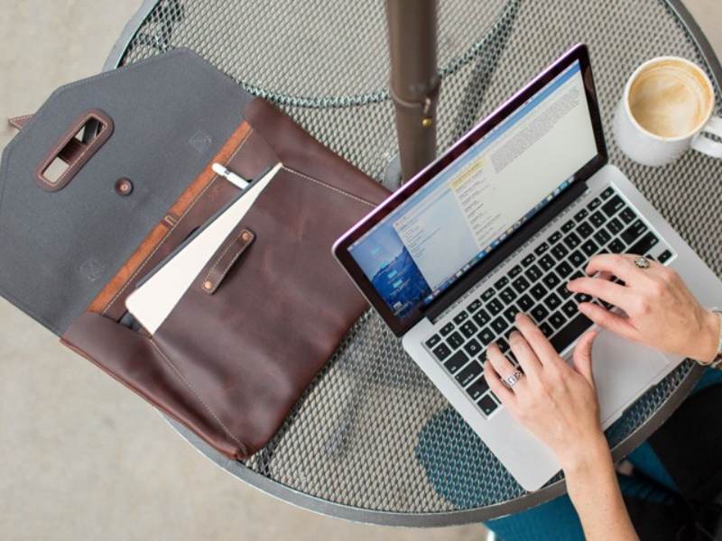 کیف چرم لپ تاپ مردانه؛ پوست 3 رنگ مشکی قهوه ای کرم polymer