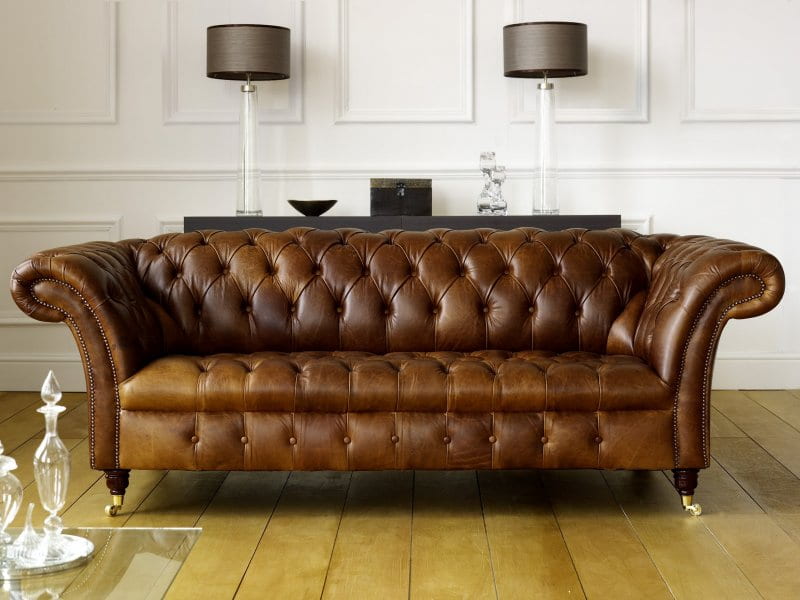 مبل چستر فرانسوی قهوه ای؛ لمسه دوزی چرم (مصنوعی طبیعی) نیکولا ترک