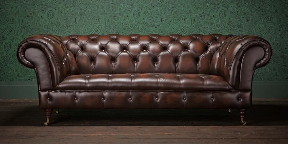 مبل چستر طوسی و زرشکی؛ کلاسیک راحتی لمسه دوزی 8 نفره