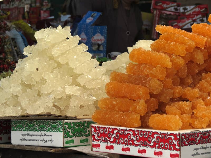 نبات زعفرانی الماس؛ پودر بلوری کاربرد مجالس مهمانی