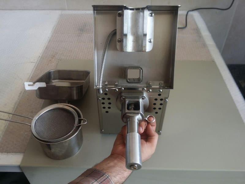 دستگاه روغن گیری خانگی؛ اتوماتیک ضد زنگ استقامت بالا Iran