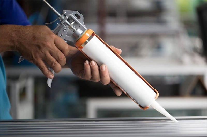 چسب اکواریوم arazim؛ عایق رطوبتی بی رنگ وزن (270 گرم) سیلندری