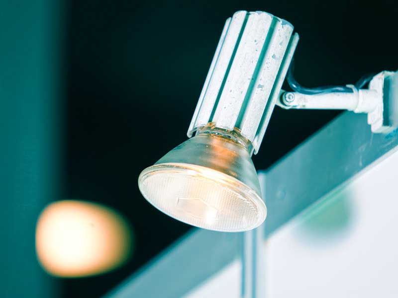 لامپ هالوژن ای دی سی؛ روکار فاقد اشعه 2 مدل سفینه ای آویز