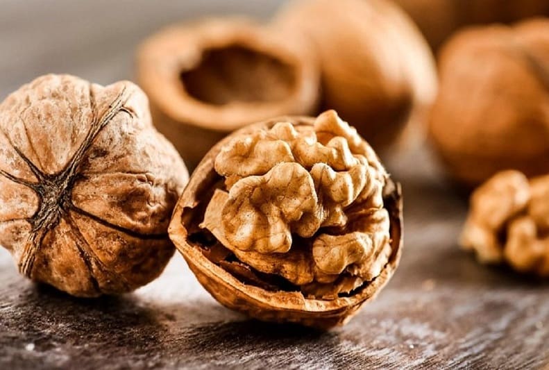 گردو ضد التهابی؛ کاهش استرس آنتی اکسیدان شیرینی تویسرکان