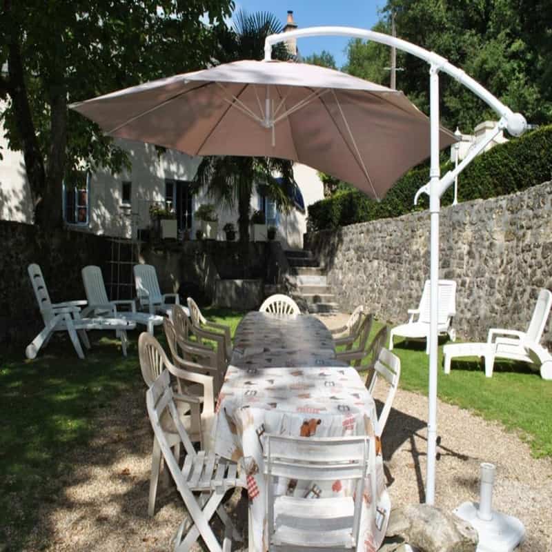 میز و صندلی پلاستیکی چتر؛ حصیری خورشیدی تعداد (4 6 12) نفره Umbrella