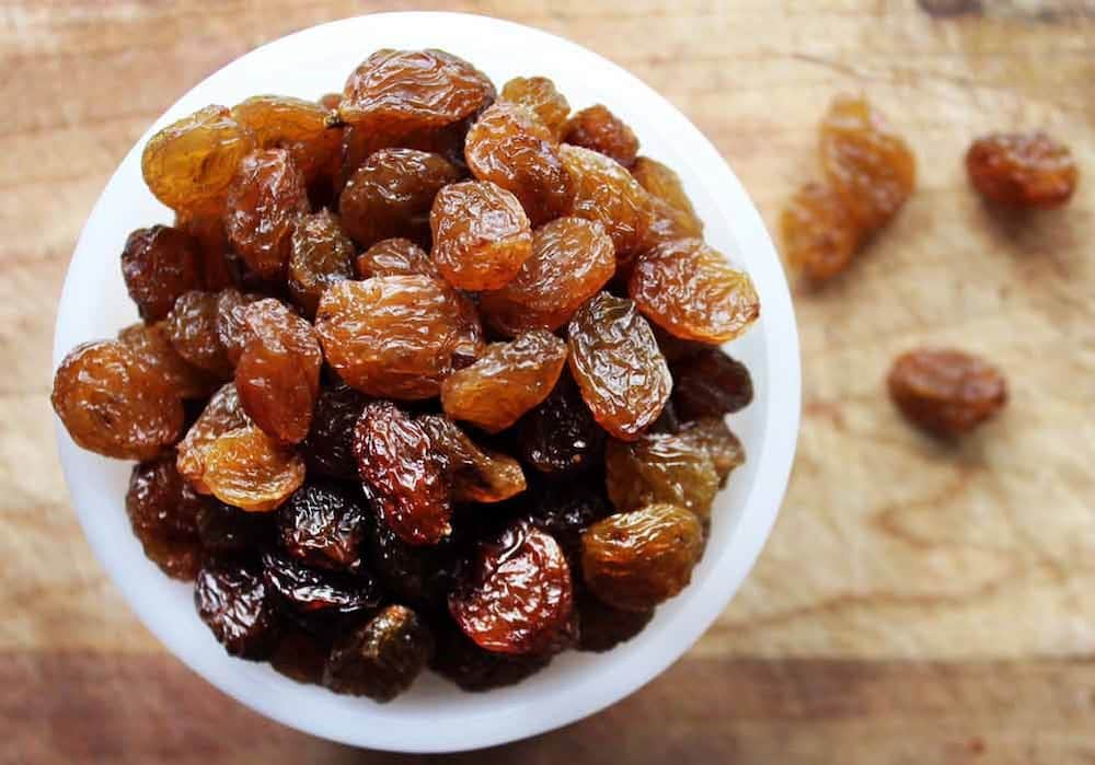 کشمش آفتابی امروز؛ قهوه ای بدون دانه شیرین ضد آلرژی raisin