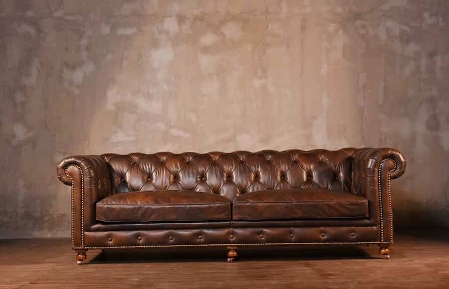 مبل چستر چرم کلاسیک؛ چوبی استیل 3 رنگ قهوه ای مشکی سفید